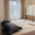 For Special Getaway Rose With Free Parking Апартаменты Пула