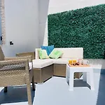 For Special Getaway Rose With Free Parking Пула