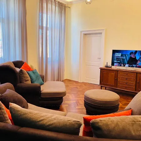 For Special Getaway Rose Apartman *