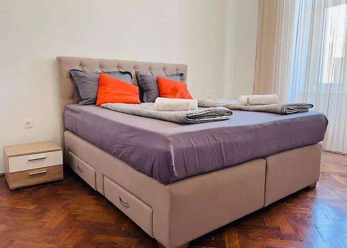 For Special Getaway Rose With Free Parking Appartement